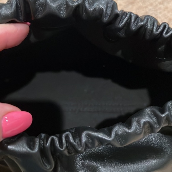 Yuzefi Bom Bag - Picture 9 of 10